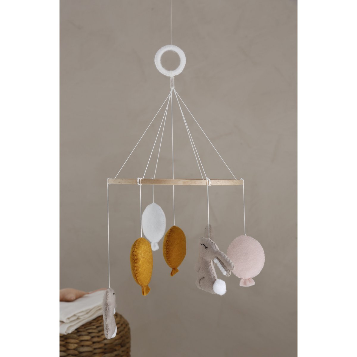 Mobile Lapin – Une ronde de douceur et de poésie