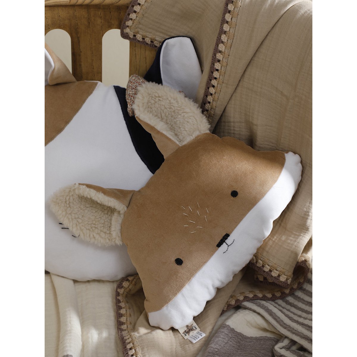 Oreiller Renard – Velours & Détails Brodés