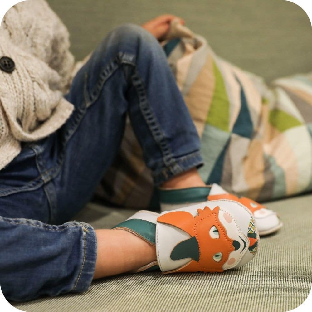 Chaussons bébé en cuir souple – Renard Robin Hood