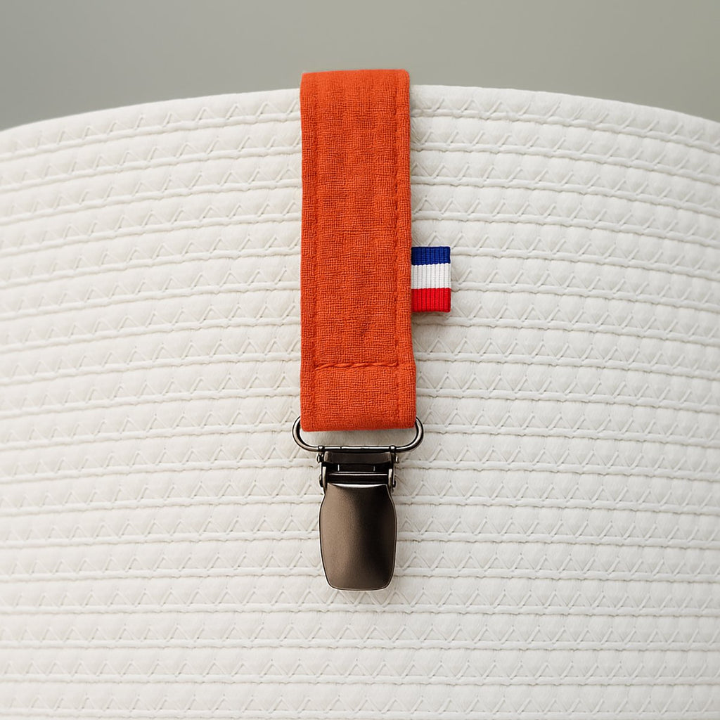 Attache-Tétine en Coton Bio – Teddy Fraise