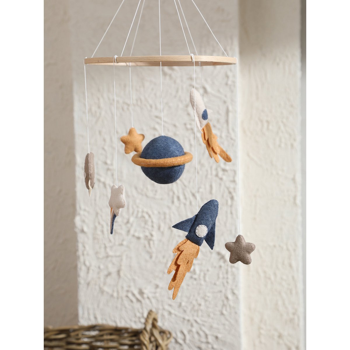 Mobile Espace – Rêver la tête dans les étoiles