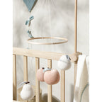 Mobile Fruits – Entre Pommes & Poires, une poésie suspendue